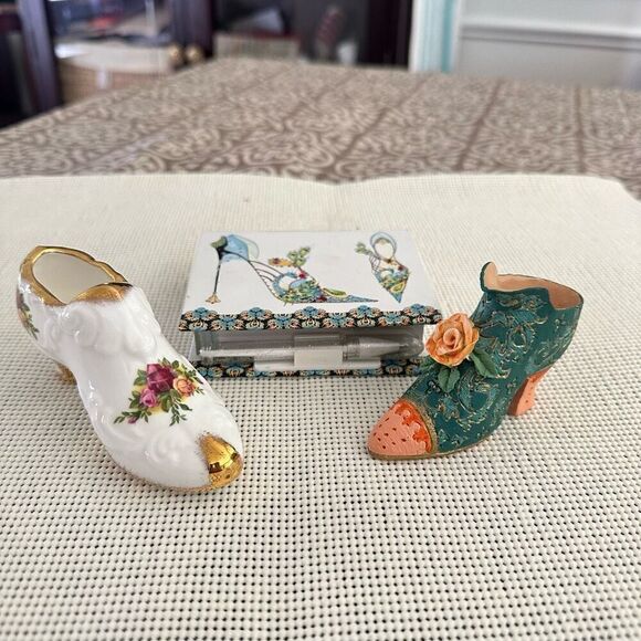 Three Piece Lot‎ Miniature Shoe Decorative Ornaments Collectible w/ Royal Albert - Picture 9 of 9